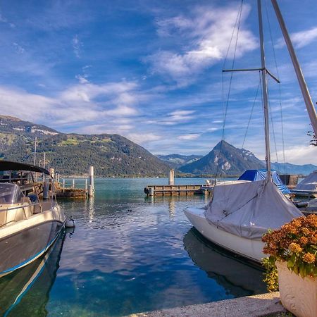 Strandhüsli directly on lake Thun Darligen Bagian luar foto
