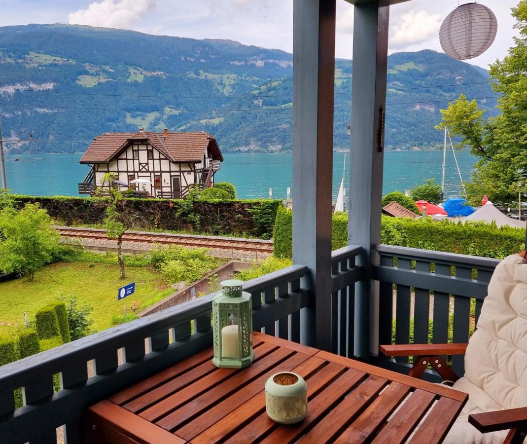 Strandhüsli directly on lake Thun Darligen Bagian luar foto